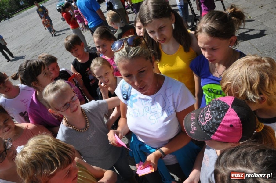 Zdjęcie w galerii na portalu naszraciborz.pl: Biegały dzieci, młodzież, rodziny i VIP-y wiadomości z regionu