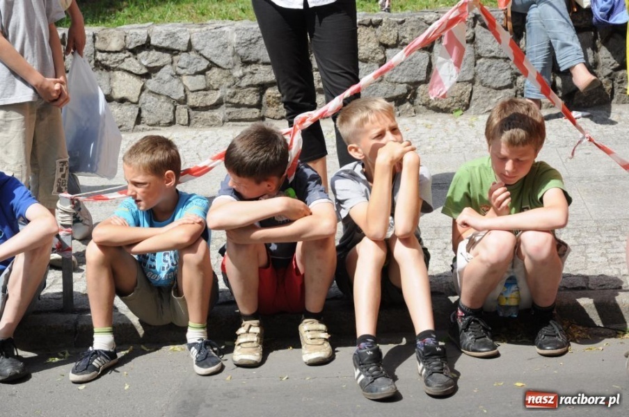 Zdjęcie w galerii na portalu naszraciborz.pl: Biegały dzieci, młodzież, rodziny i VIP-y wiadomości z regionu