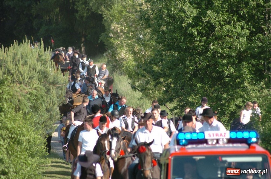 Zdjęcie w galerii na portalu naszraciborz.pl: W Brzeziu przeszła procesja św. Urbana wiadomości z regionu