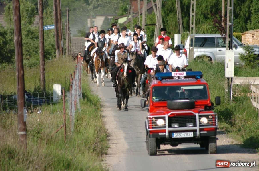 Zdjęcie w galerii na portalu naszraciborz.pl: W Brzeziu przeszła procesja św. Urbana wiadomości z regionu