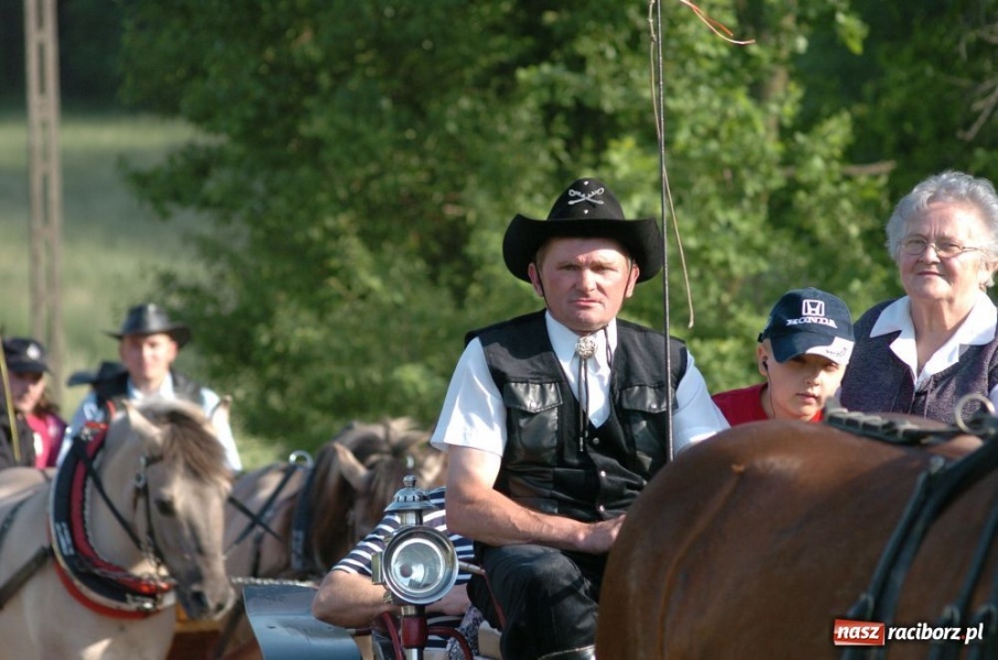 Zdjęcie w galerii na portalu naszraciborz.pl: W Brzeziu przeszła procesja św. Urbana wiadomości z regionu