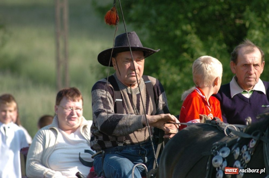 Zdjęcie w galerii na portalu naszraciborz.pl: W Brzeziu przeszła procesja św. Urbana wiadomości z regionu