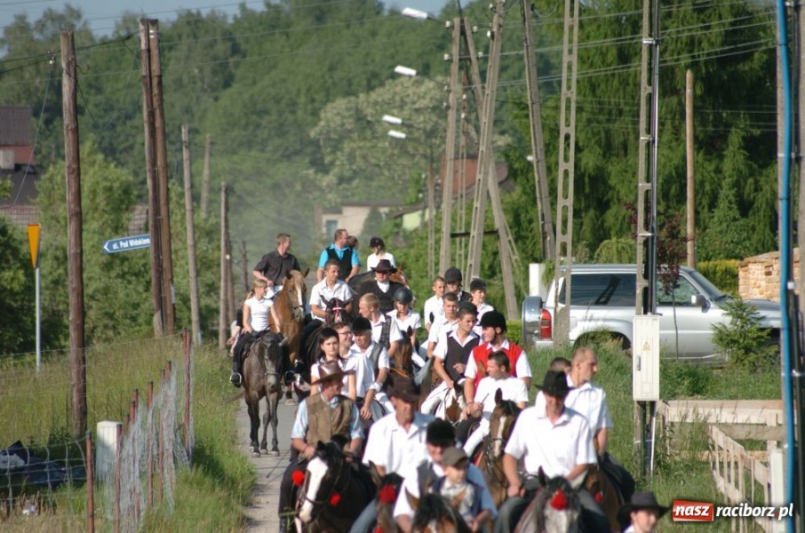 Zdjęcie w galerii na portalu naszraciborz.pl: W Brzeziu przeszła procesja św. Urbana wiadomości z regionu