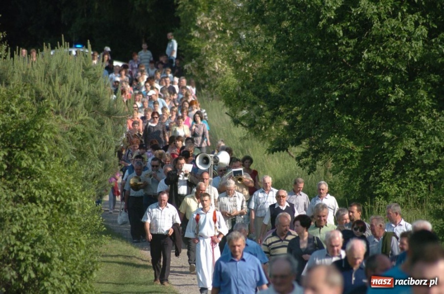 Zdjęcie w galerii na portalu naszraciborz.pl: W Brzeziu przeszła procesja św. Urbana wiadomości z regionu