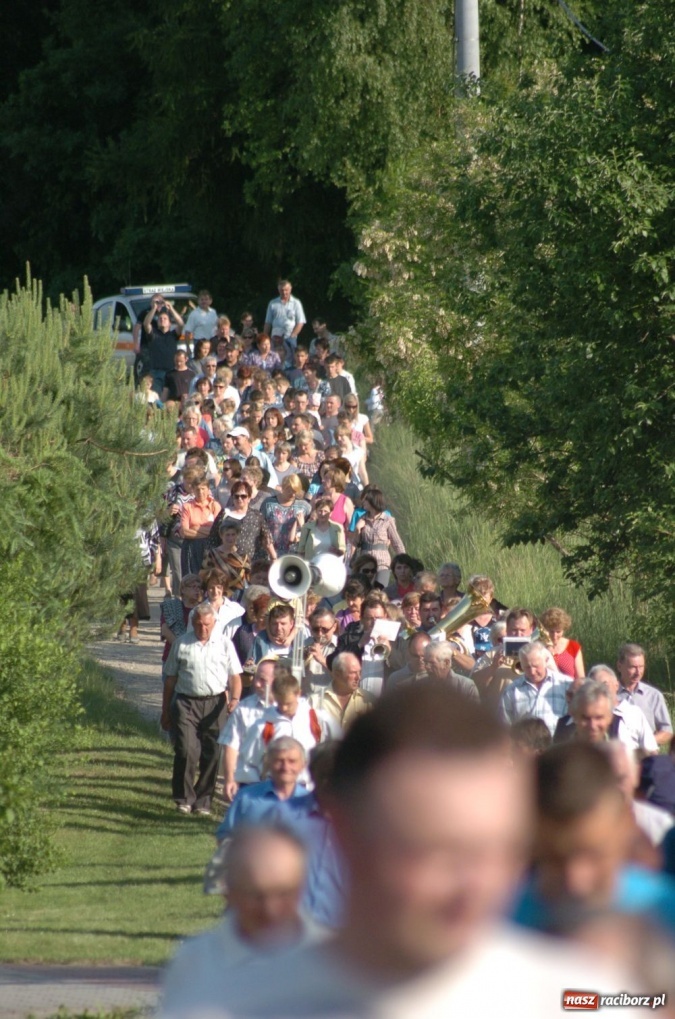 Zdjęcie w galerii na portalu naszraciborz.pl: W Brzeziu przeszła procesja św. Urbana wiadomości z regionu