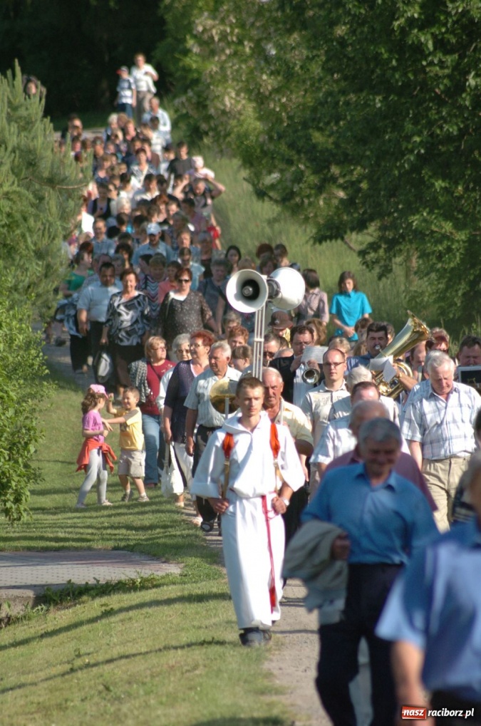 Zdjęcie w galerii na portalu naszraciborz.pl: W Brzeziu przeszła procesja św. Urbana wiadomości z regionu