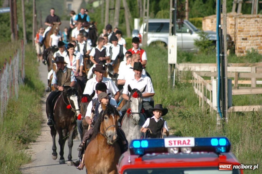 Zdjęcie w galerii na portalu naszraciborz.pl: W Brzeziu przeszła procesja św. Urbana wiadomości z regionu