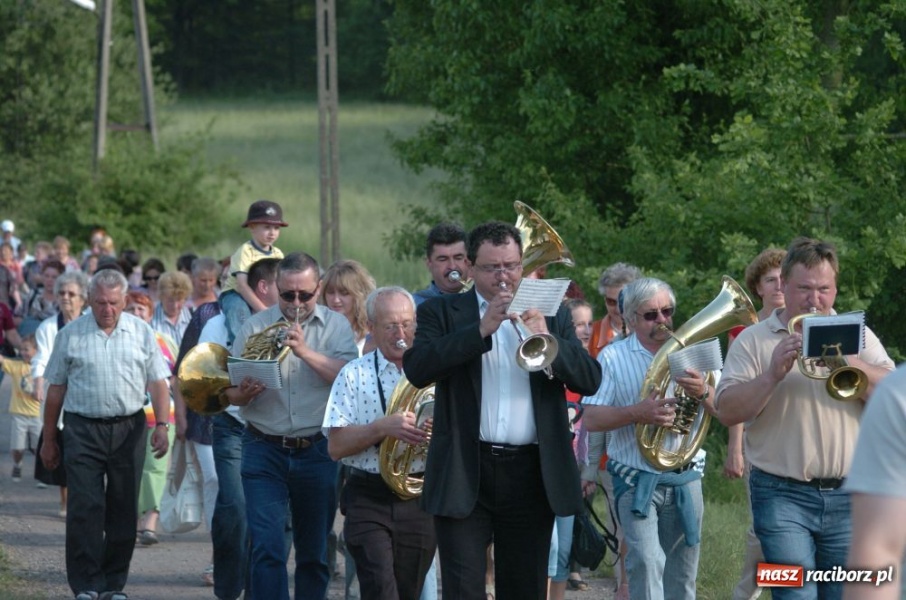 Zdjęcie w galerii na portalu naszraciborz.pl: W Brzeziu przeszła procesja św. Urbana wiadomości z regionu