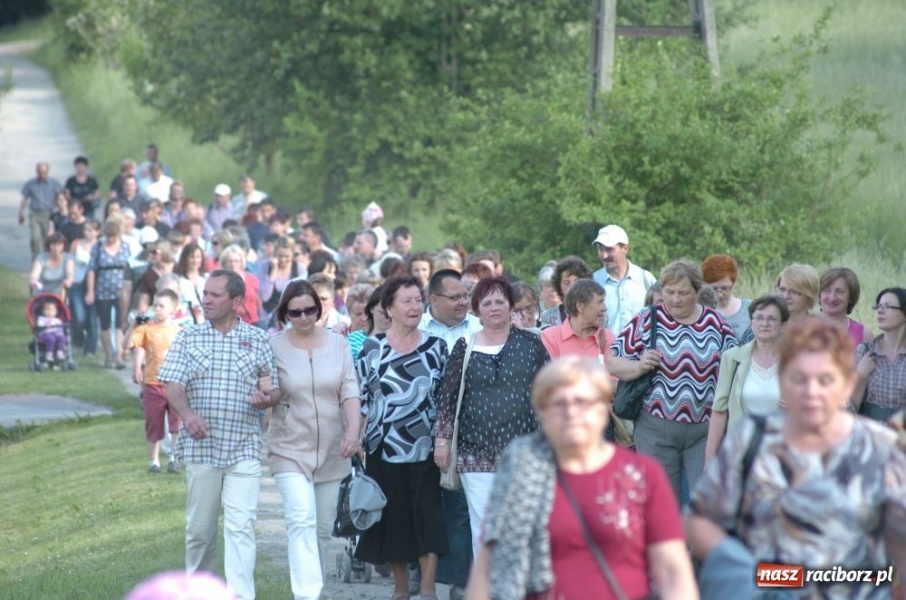 Zdjęcie w galerii na portalu naszraciborz.pl: W Brzeziu przeszła procesja św. Urbana wiadomości z regionu