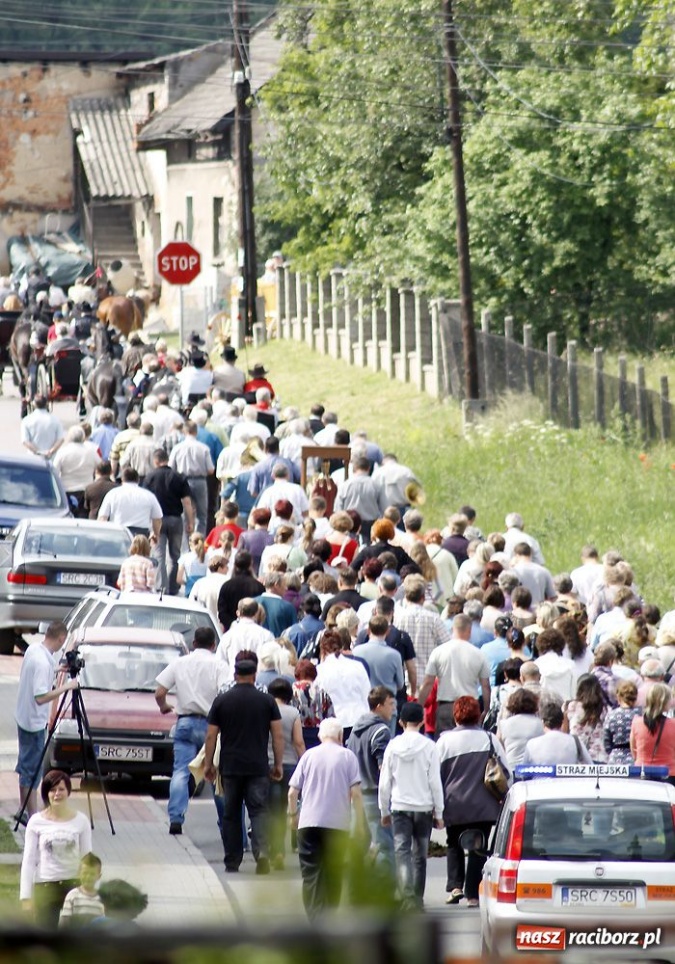 Zdjęcie w galerii na portalu naszraciborz.pl: W Brzeziu przeszła procesja św. Urbana wiadomości z regionu