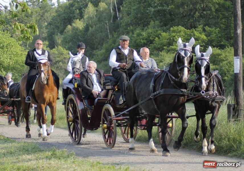 Zdjęcie w galerii na portalu naszraciborz.pl: W Brzeziu przeszła procesja św. Urbana wiadomości z regionu