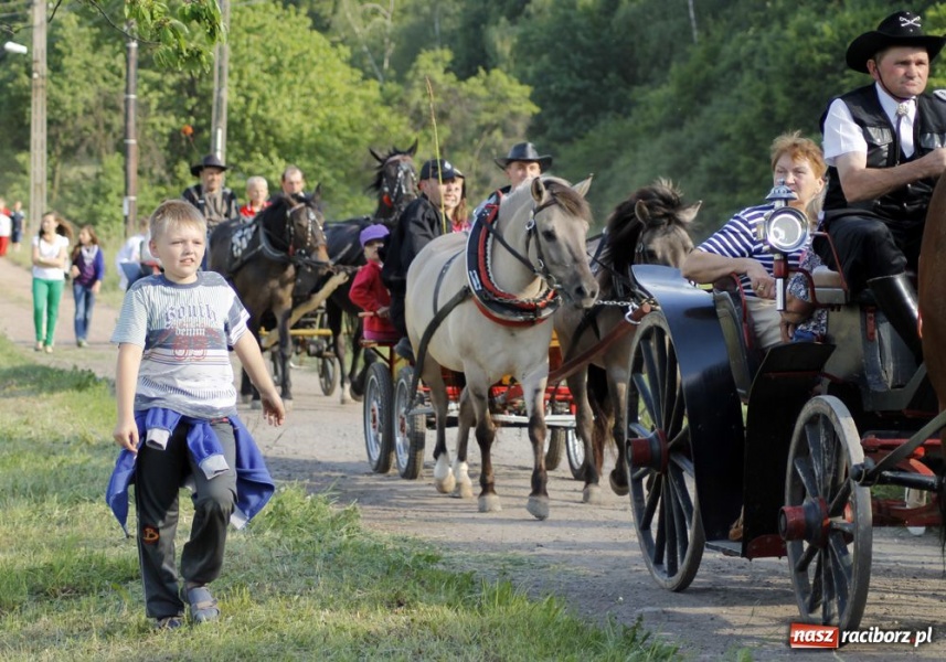 Zdjęcie w galerii na portalu naszraciborz.pl: W Brzeziu przeszła procesja św. Urbana wiadomości z regionu