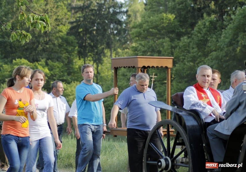 Zdjęcie w galerii na portalu naszraciborz.pl: W Brzeziu przeszła procesja św. Urbana wiadomości z regionu