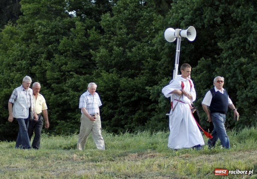 Zdjęcie w galerii na portalu naszraciborz.pl: W Brzeziu przeszła procesja św. Urbana wiadomości z regionu
