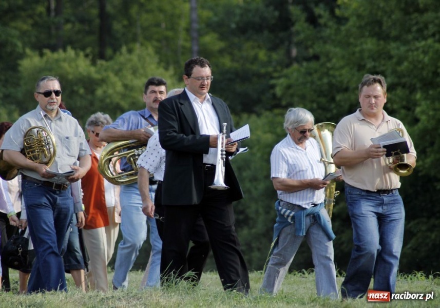 Zdjęcie w galerii na portalu naszraciborz.pl: W Brzeziu przeszła procesja św. Urbana wiadomości z regionu