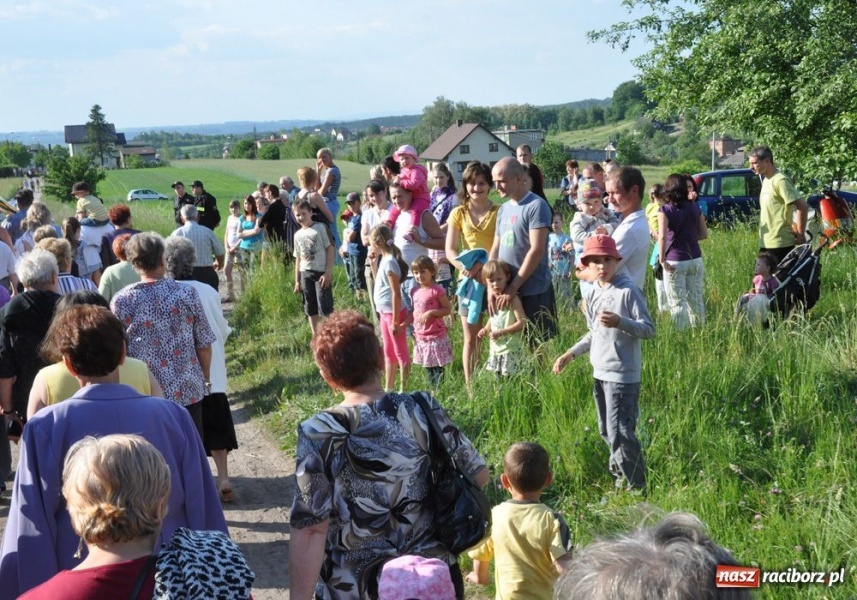 Zdjęcie w galerii na portalu naszraciborz.pl: W Brzeziu przeszła procesja św. Urbana wiadomości z regionu