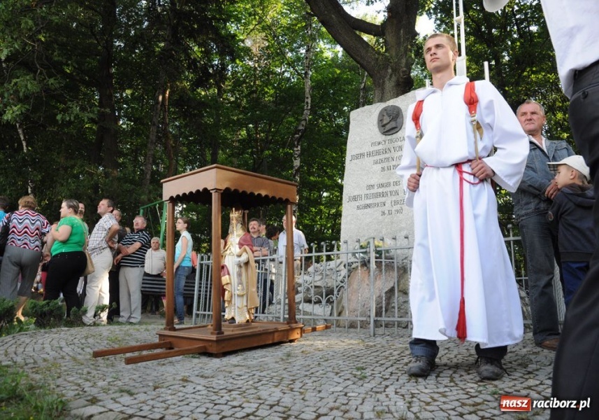 Zdjęcie w galerii na portalu naszraciborz.pl: W Brzeziu przeszła procesja św. Urbana wiadomości z regionu