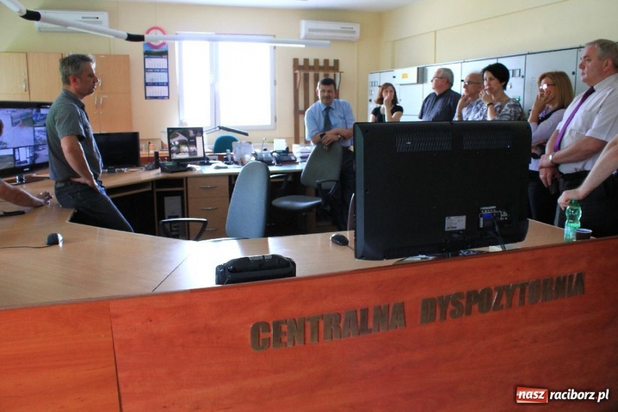 Zdjęcie w galerii na portalu naszraciborz.pl: Starosta będzie pił wodę z kranu wiadomości z regionu