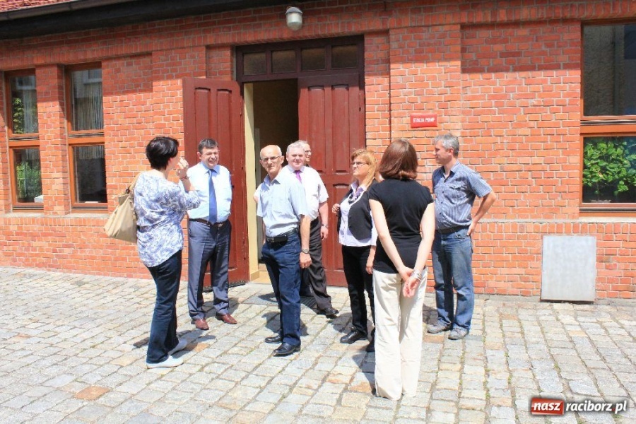 Zdjęcie w galerii na portalu naszraciborz.pl: Starosta będzie pił wodę z kranu wiadomości z regionu