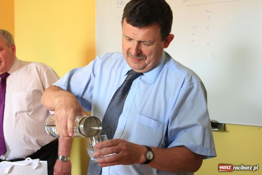 Zdjęcie w galerii na portalu naszraciborz.pl: Starosta będzie pił wodę z kranu wiadomości z regionu