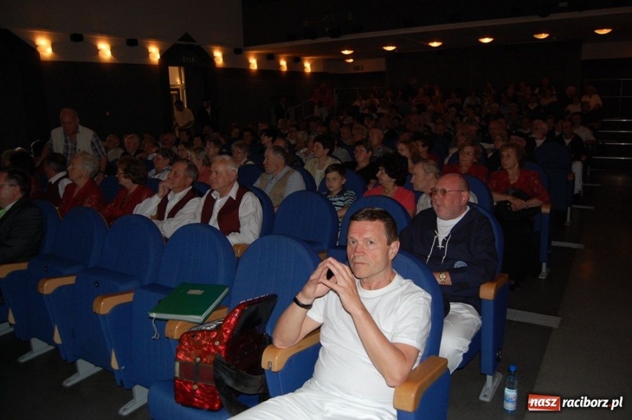 Zdjęcie w galerii na portalu naszraciborz.pl: Strzechę odwiedzili goście z Niemiec wiadomości z regionu