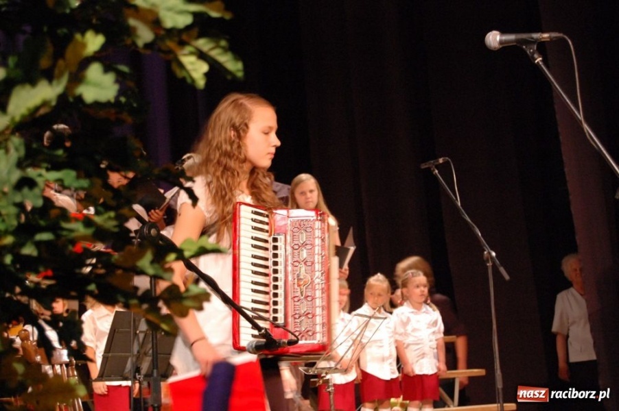 Zdjęcie w galerii na portalu naszraciborz.pl: Strzechę odwiedzili goście z Niemiec wiadomości z regionu