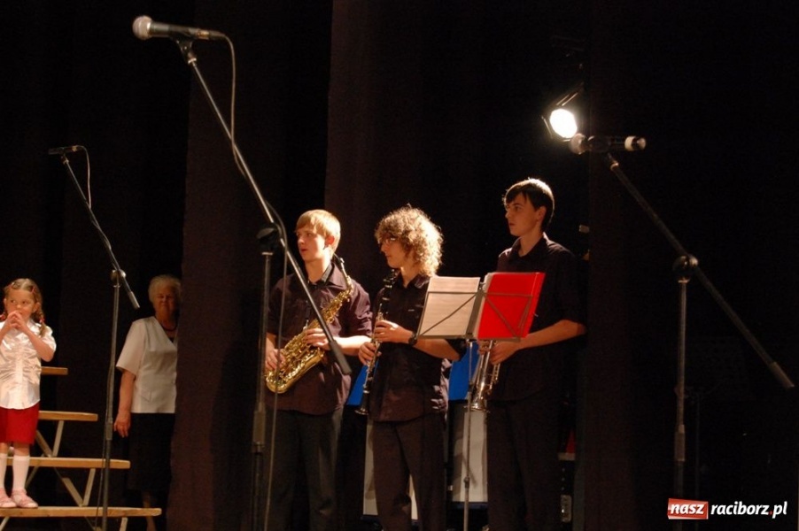 Zdjęcie w galerii na portalu naszraciborz.pl: Strzechę odwiedzili goście z Niemiec wiadomości z regionu