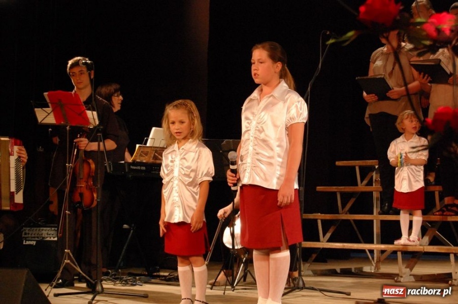 Zdjęcie w galerii na portalu naszraciborz.pl: Strzechę odwiedzili goście z Niemiec wiadomości z regionu