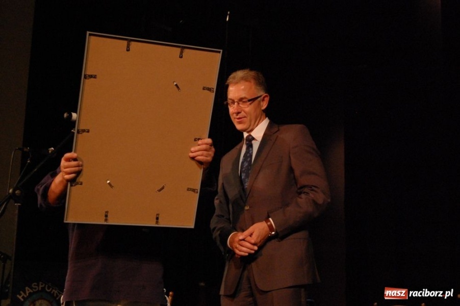 Zdjęcie w galerii na portalu naszraciborz.pl: Strzechę odwiedzili goście z Niemiec wiadomości z regionu