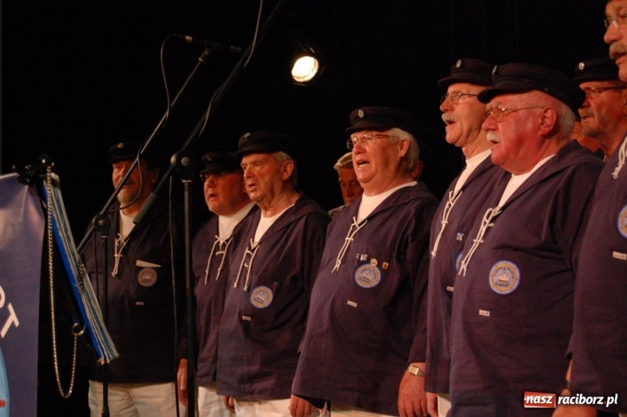 Zdjęcie w galerii na portalu naszraciborz.pl: Strzechę odwiedzili goście z Niemiec wiadomości z regionu