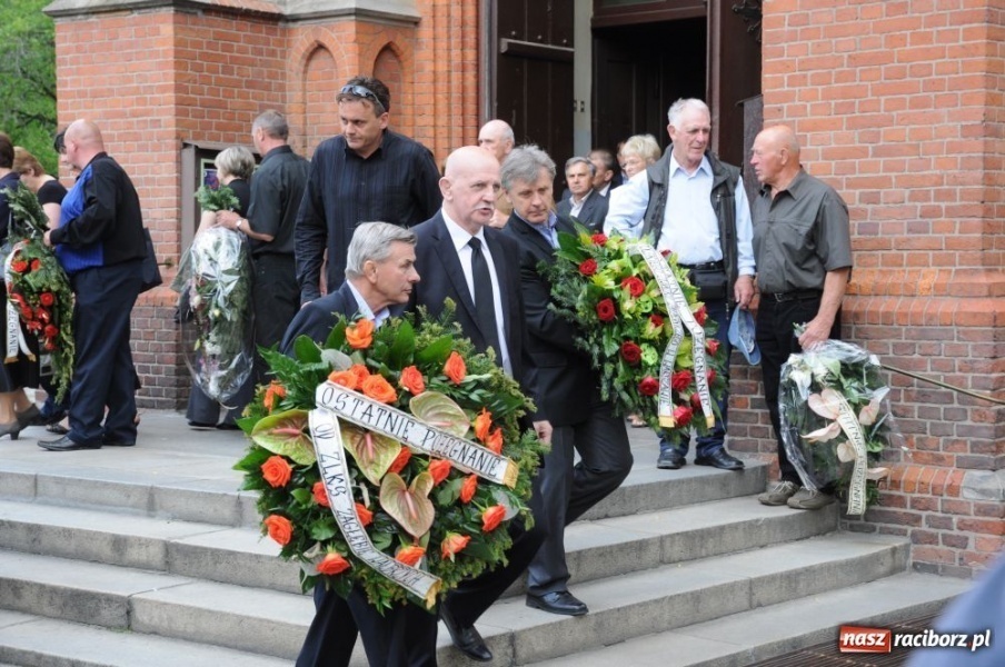 Zdjęcie w galerii na portalu naszraciborz.pl: Dziś pożegnano śp. Piotra Starzyńskiego wiadomości z regionu