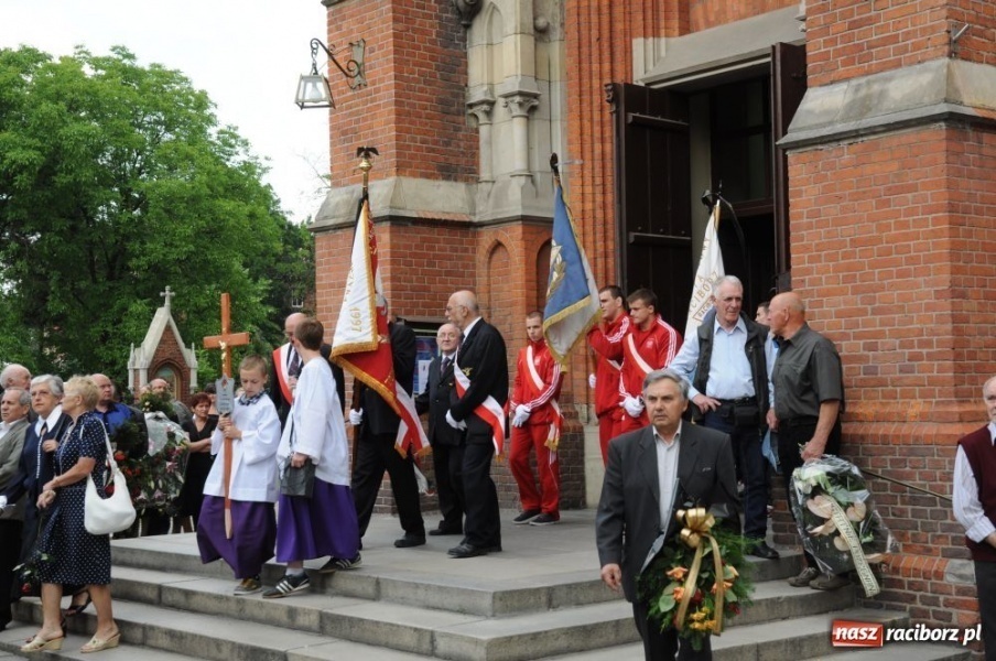 Zdjęcie w galerii na portalu naszraciborz.pl: Dziś pożegnano śp. Piotra Starzyńskiego wiadomości z regionu