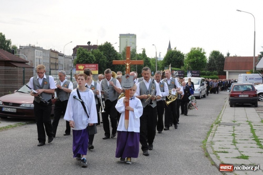 Zdjęcie w galerii na portalu naszraciborz.pl: Dziś pożegnano śp. Piotra Starzyńskiego wiadomości z regionu
