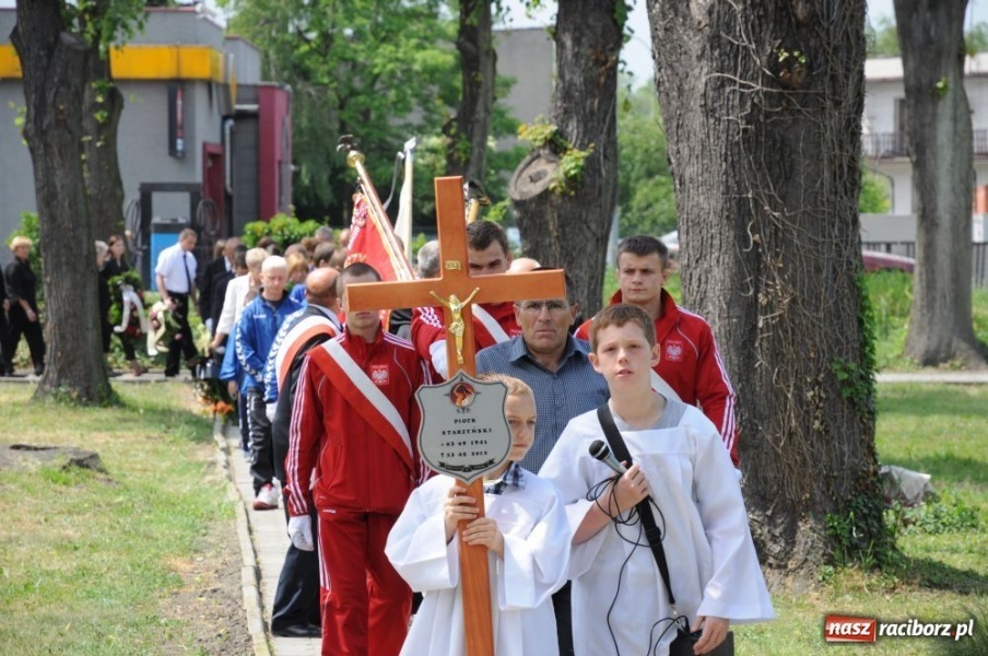 Zdjęcie w galerii na portalu naszraciborz.pl: Dziś pożegnano śp. Piotra Starzyńskiego wiadomości z regionu