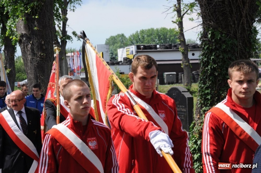 Zdjęcie w galerii na portalu naszraciborz.pl: Dziś pożegnano śp. Piotra Starzyńskiego wiadomości z regionu