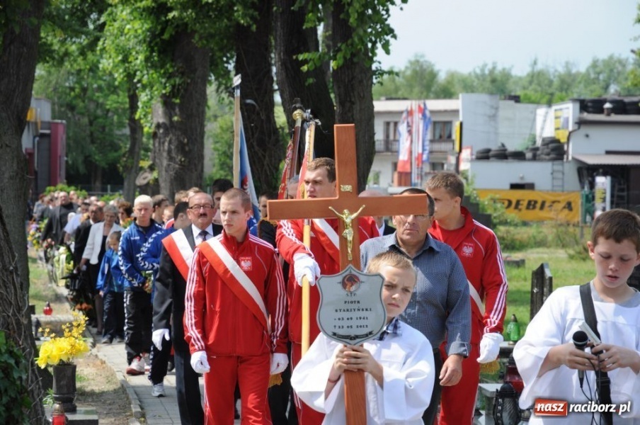 Zdjęcie w galerii na portalu naszraciborz.pl: Dziś pożegnano śp. Piotra Starzyńskiego wiadomości z regionu
