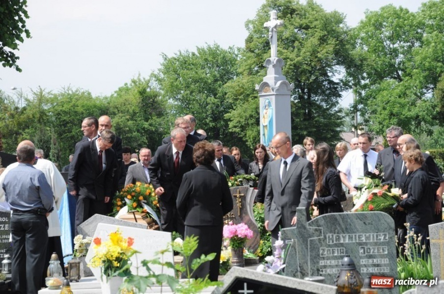 Zdjęcie w galerii na portalu naszraciborz.pl: Dziś pożegnano śp. Piotra Starzyńskiego wiadomości z regionu