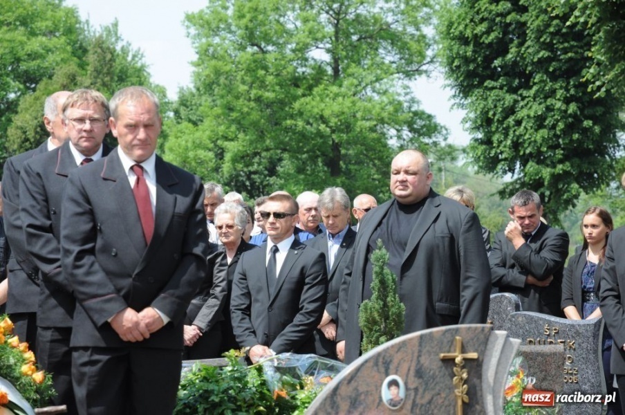 Zdjęcie w galerii na portalu naszraciborz.pl: Dziś pożegnano śp. Piotra Starzyńskiego wiadomości z regionu