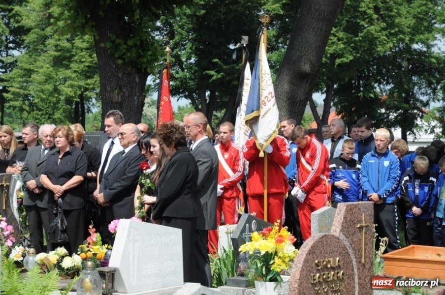 Zdjęcie w galerii na portalu naszraciborz.pl: Dziś pożegnano śp. Piotra Starzyńskiego wiadomości z regionu