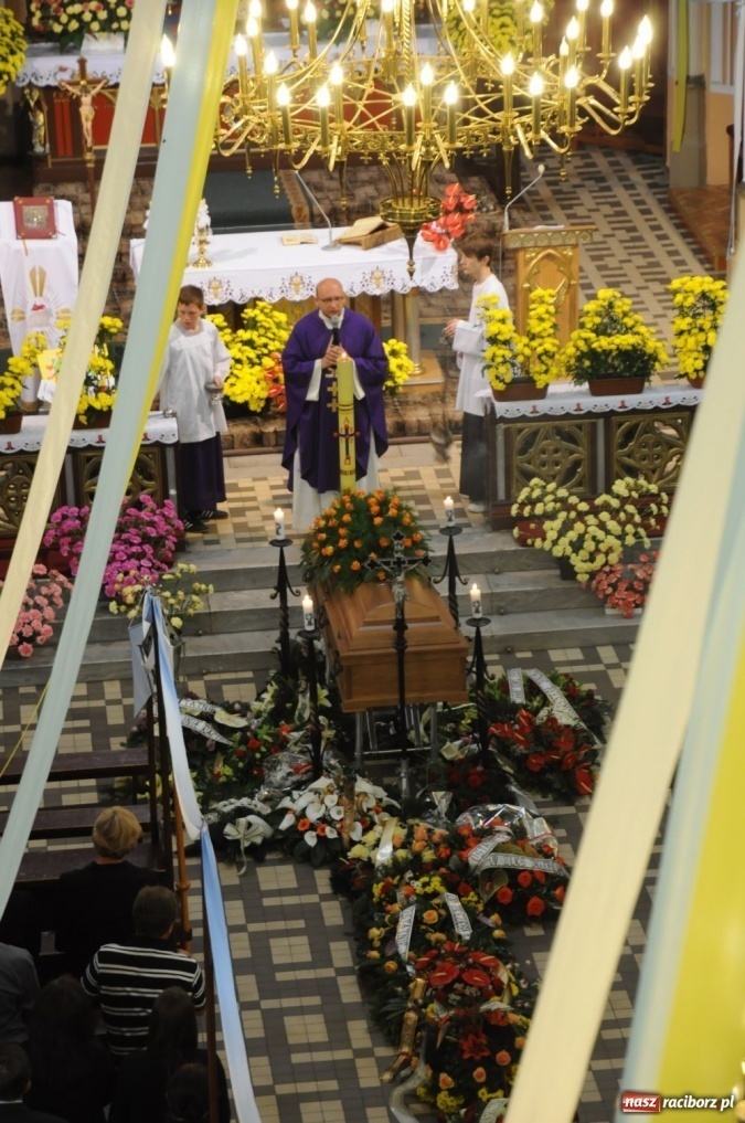Zdjęcie w galerii na portalu naszraciborz.pl: Dziś pożegnano śp. Piotra Starzyńskiego wiadomości z regionu