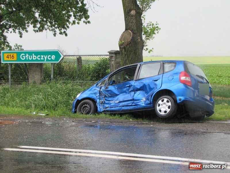 Zdjęcie w galerii na portalu naszraciborz.pl: Trzy osoby ranne na drodze do Pietrowic wiadomości z regionu