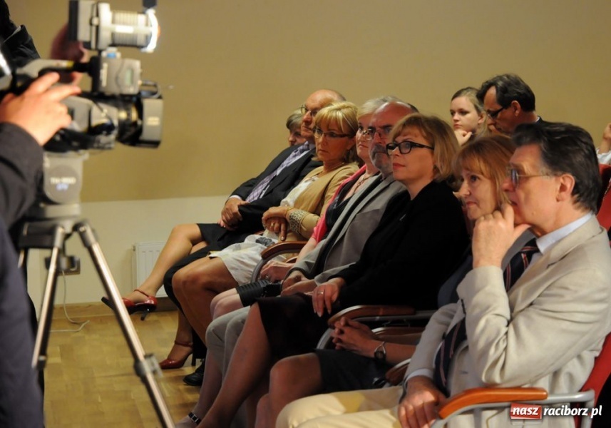 Zdjęcie w galerii na portalu naszraciborz.pl: Filary z profesorem Blikle wiadomości z regionu