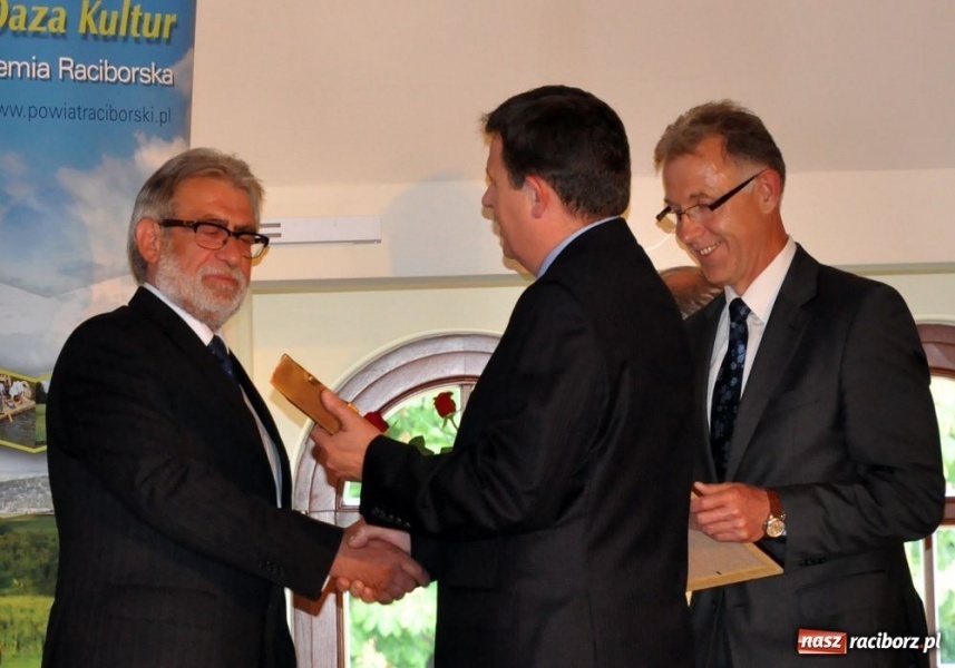 Zdjęcie w galerii na portalu naszraciborz.pl: Filary z profesorem Blikle wiadomości z regionu