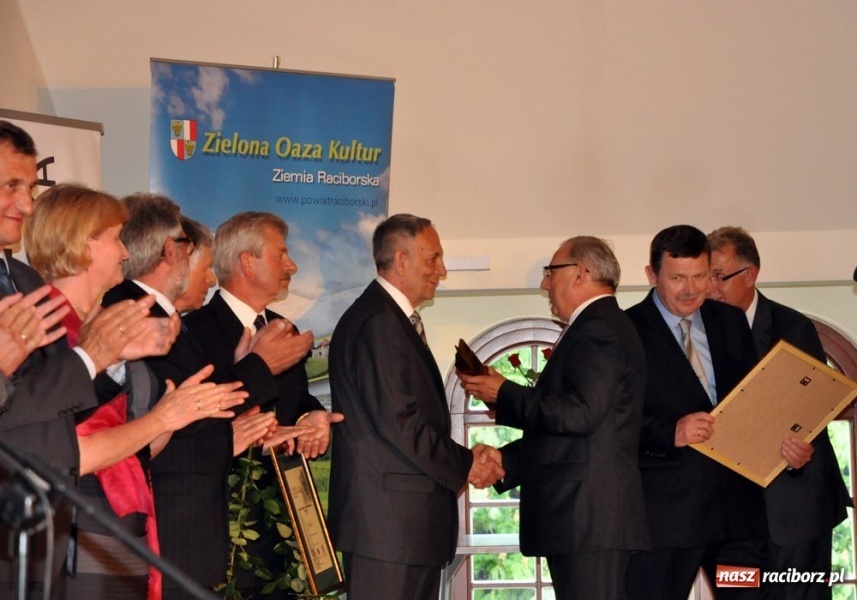 Zdjęcie w galerii na portalu naszraciborz.pl: Filary z profesorem Blikle wiadomości z regionu