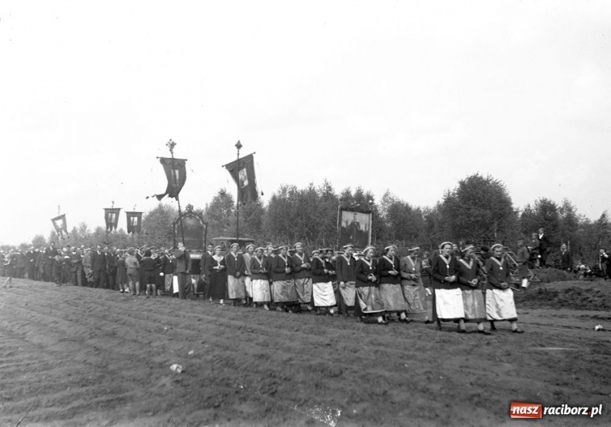 Zdjęcie w galerii na portalu naszraciborz.pl: W Tworkowie odrodziła się dawna tradycja wiadomości z regionu