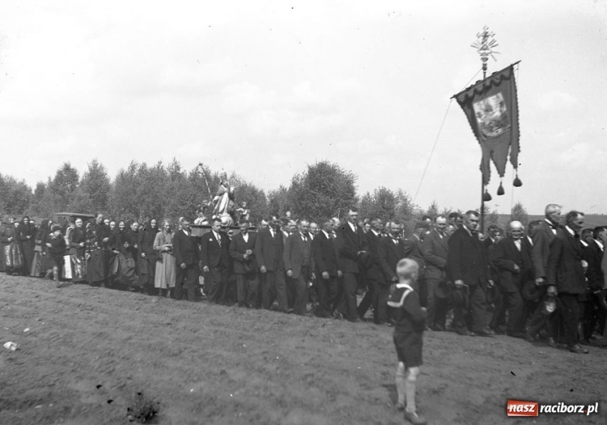 Zdjęcie w galerii na portalu naszraciborz.pl: W Tworkowie odrodziła się dawna tradycja wiadomości z regionu