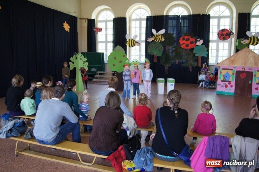 Zdjęcie w galerii na portalu naszraciborz.pl: Eko-lekcja dla maluchów wiadomości z regionu