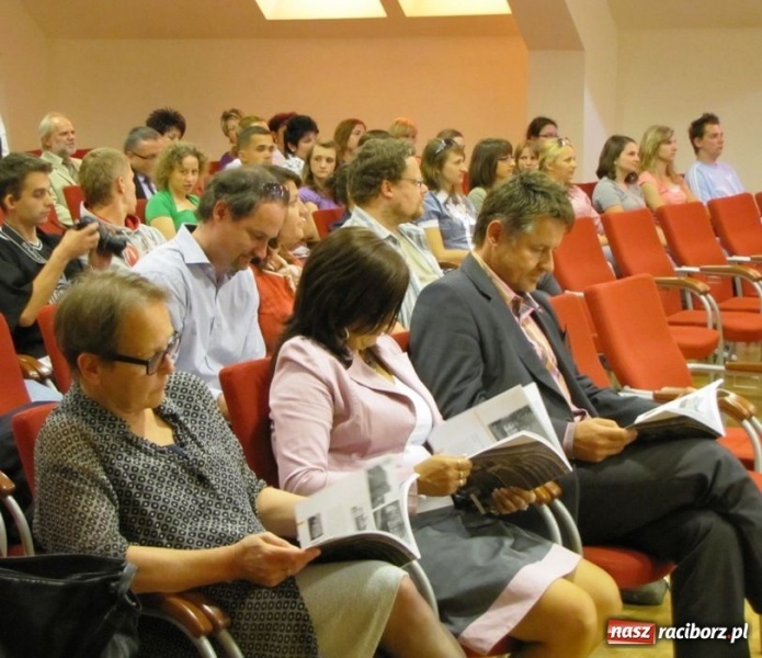 Zdjęcie w galerii na portalu naszraciborz.pl: Pierwsza taka wystawa w Polsce wiadomości z regionu