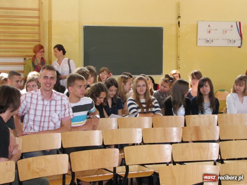 Zdjęcie w galerii na portalu naszraciborz.pl: Ukraińcy na eko-konferencji w II LO wiadomości z regionu