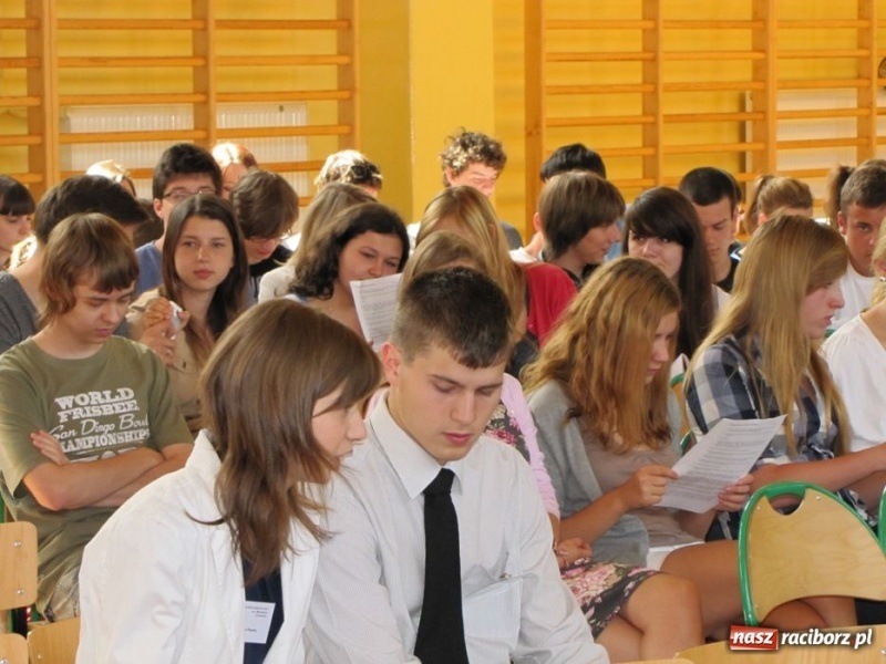 Zdjęcie w galerii na portalu naszraciborz.pl: Ukraińcy na eko-konferencji w II LO wiadomości z regionu